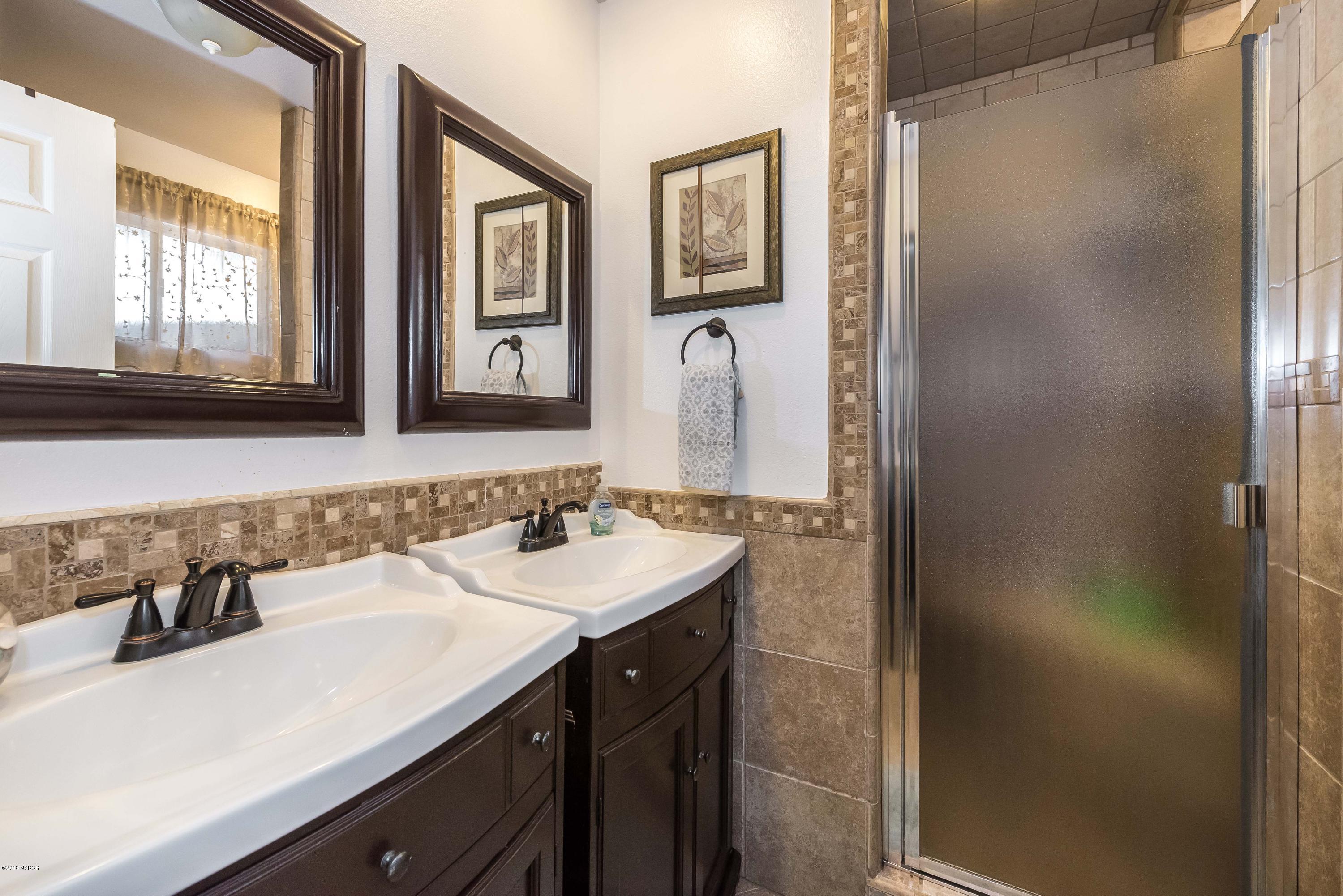 205 Bell Avenue Lompoc, CA 93436 - Photo 11 of 20 Master Bath