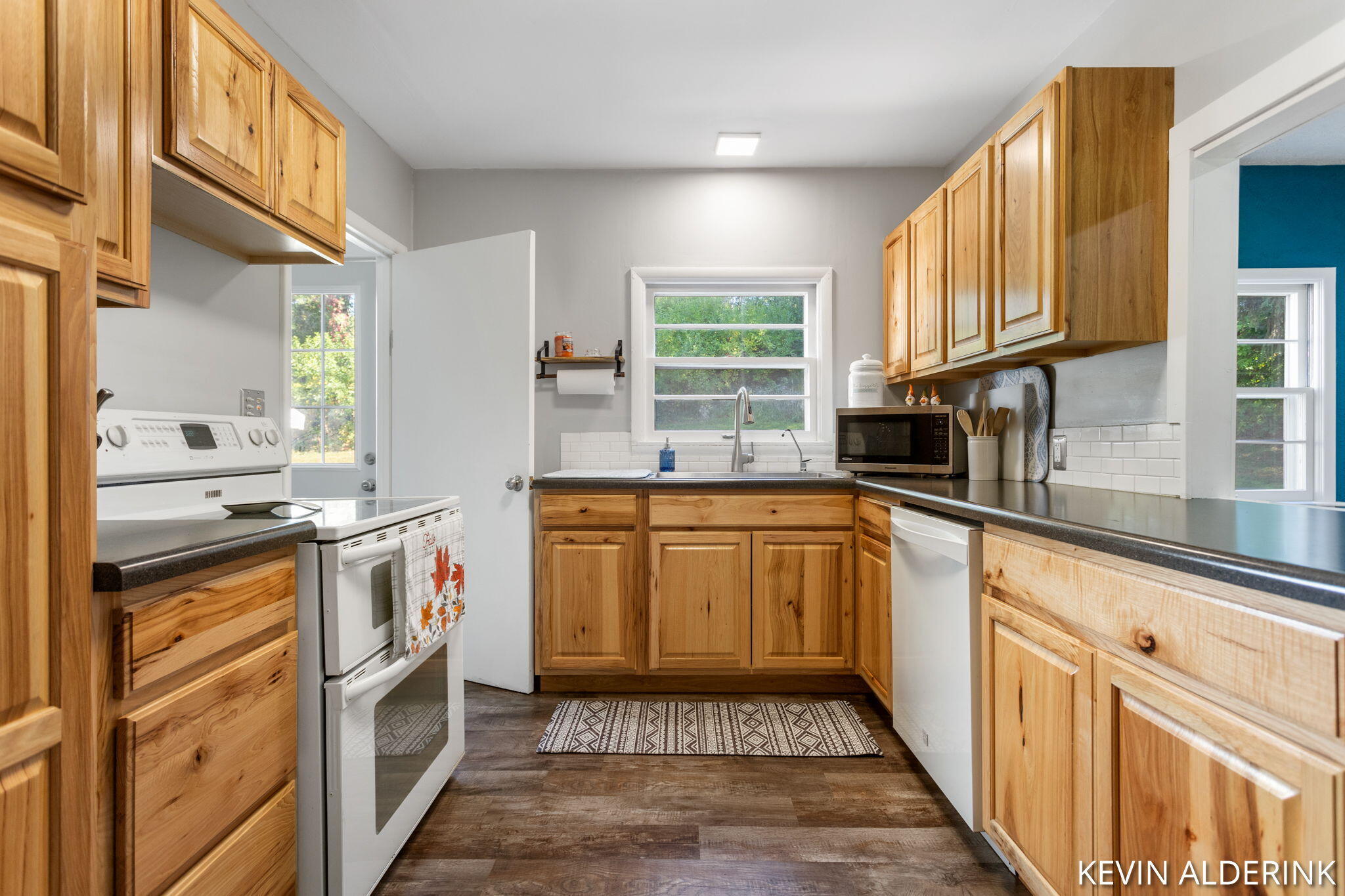 5482 Ravine Road Kalamazoo, MI 49009 - Photo 9 of 37 9
