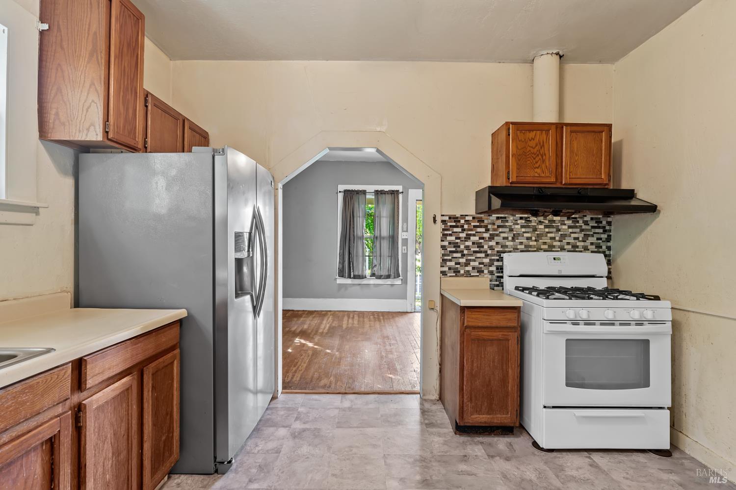 227 Hewett Street Santa Rosa, CA 95401 - Photo 22 of 65 Full gas range with hood