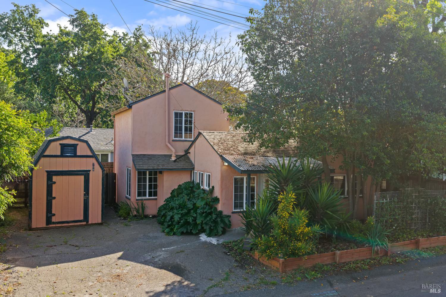 227 Hewett Street Santa Rosa, CA 95401 - Photo 37 of 65 Other home on lot at 708 Polk Street