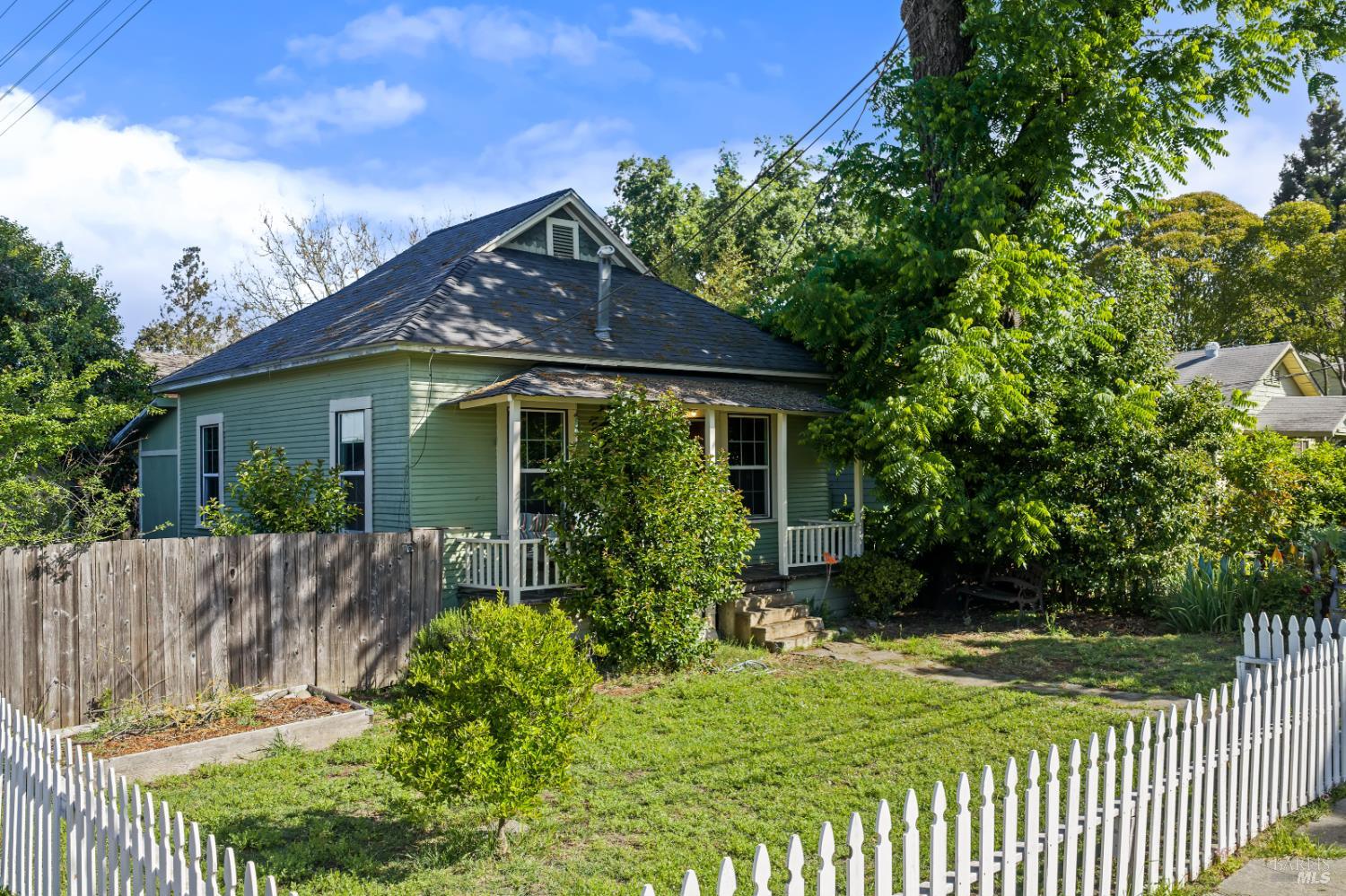 227 Hewett Street Santa Rosa, CA 95401 - Photo 4 of 65