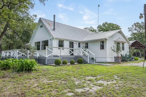 $4,000 | 6811 Mockingbird Road, Flatonia, TX 78941