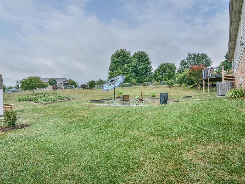 115 Hollow View Road Gray, TN 37615 - Photo 4 of 28 LOVLEY YARD