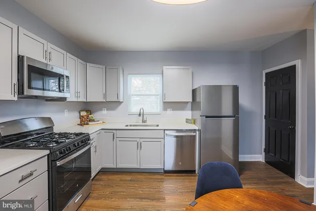 $2,800 | 9 Glenmore Avenue, Baltimore, MD 21206