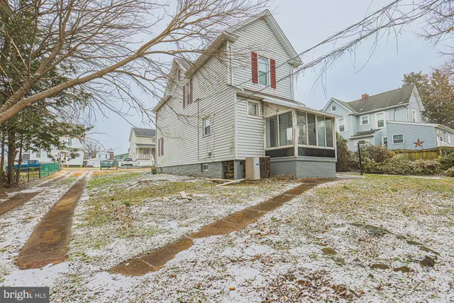 $2,800 | 9 Glenmore Avenue, Baltimore, MD 21206