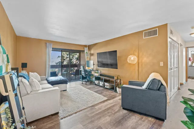 $150,000 | 8117 West Manitoba Street, Unit 16, West Allis, WI 53219