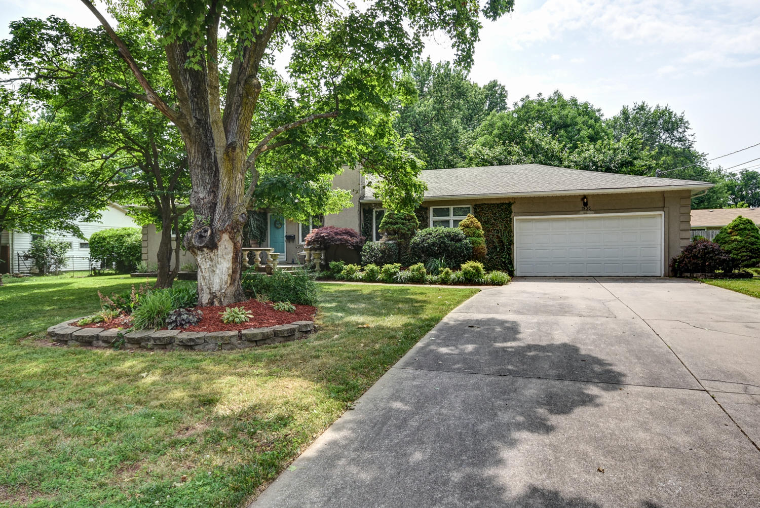 1935 South Prairie Lane Springfield, MO 65804 - Photo 1 of 1 1935 S Prairie-2