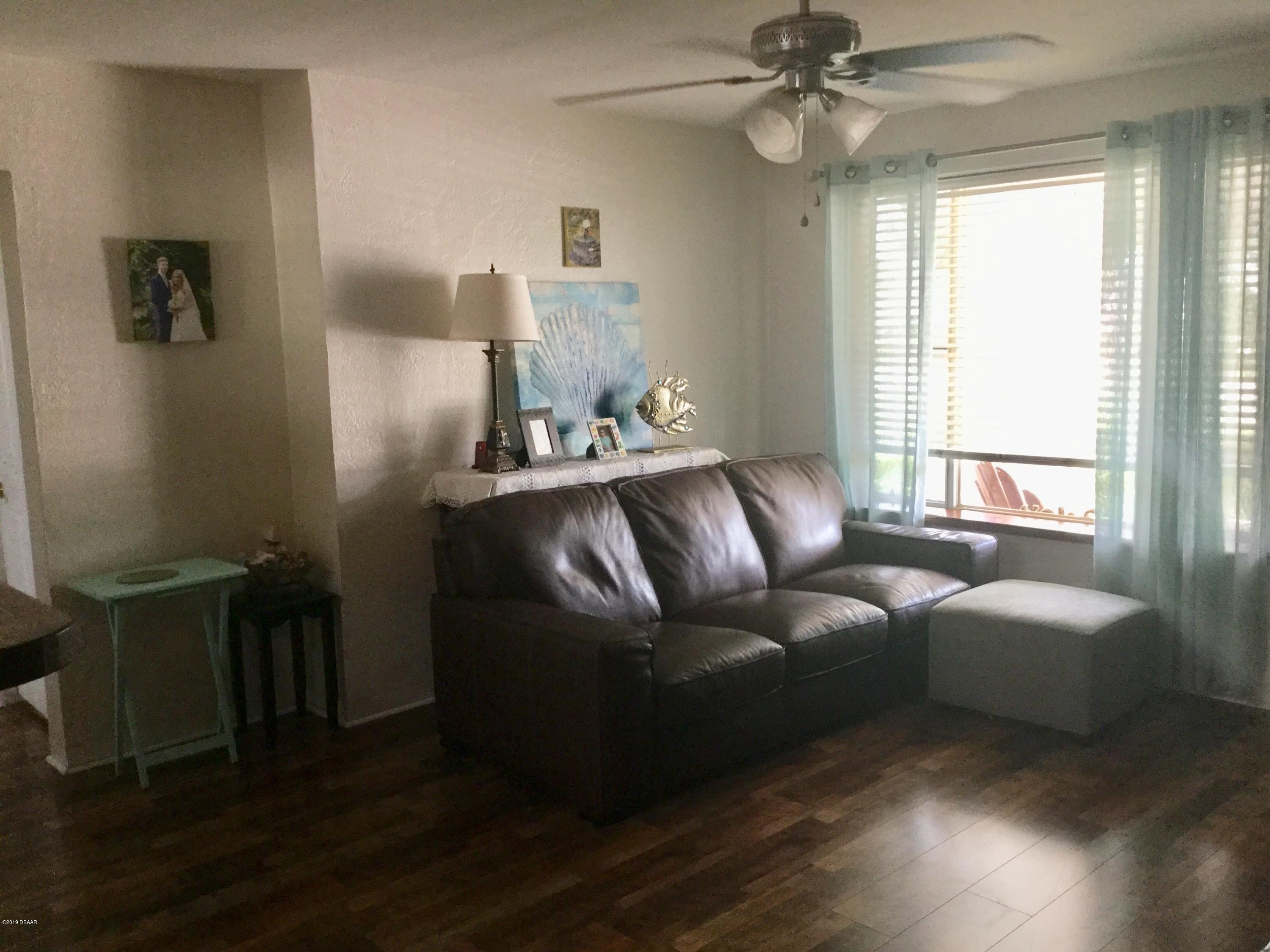 328 Thackery Road Ormond Beach, FL 32174 - Photo 4 of 26 IMG_E3342