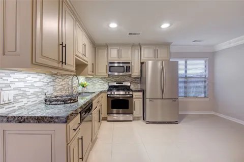 $1,650,000 | 14014 Hampton Cove Drive, Houston, TX 77077