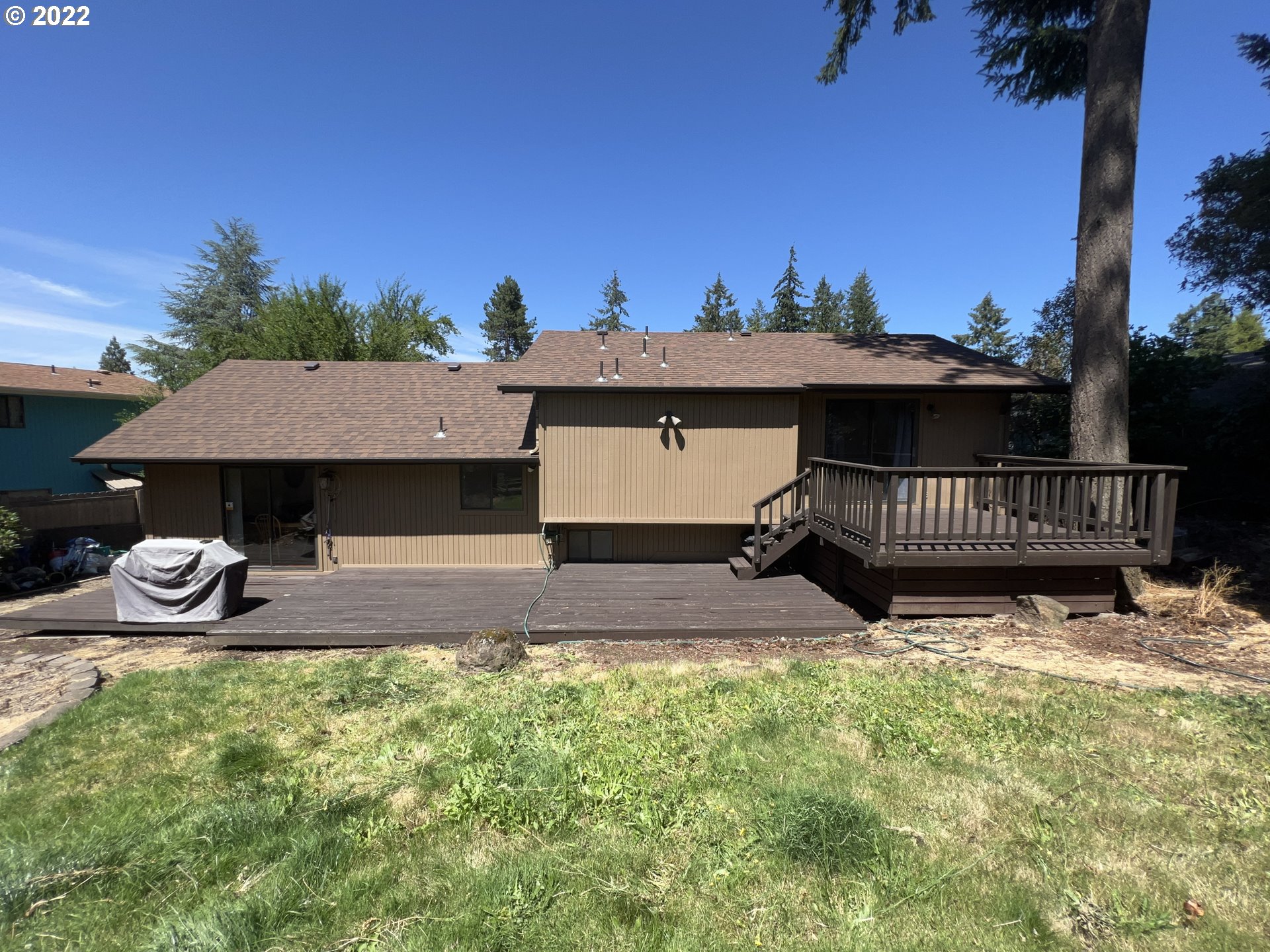 361 South 68th Place Springfield, OR 97478 - Photo 8 of 32 a view of an house with backyard space and balcony