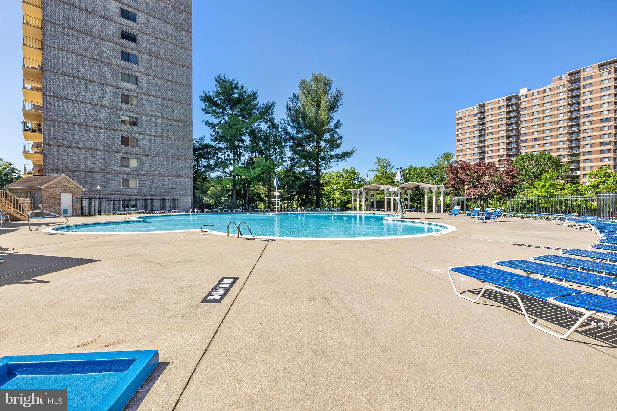 1121 University Boulevard West, Unit 912B Silver Spring, MD 20902 - Photo 28 of 29 Swimming pool
