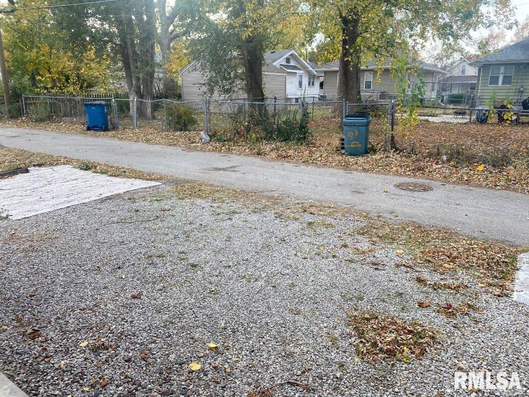 2425 South 10th Street Springfield, IL 62703 - Photo 54 of 56