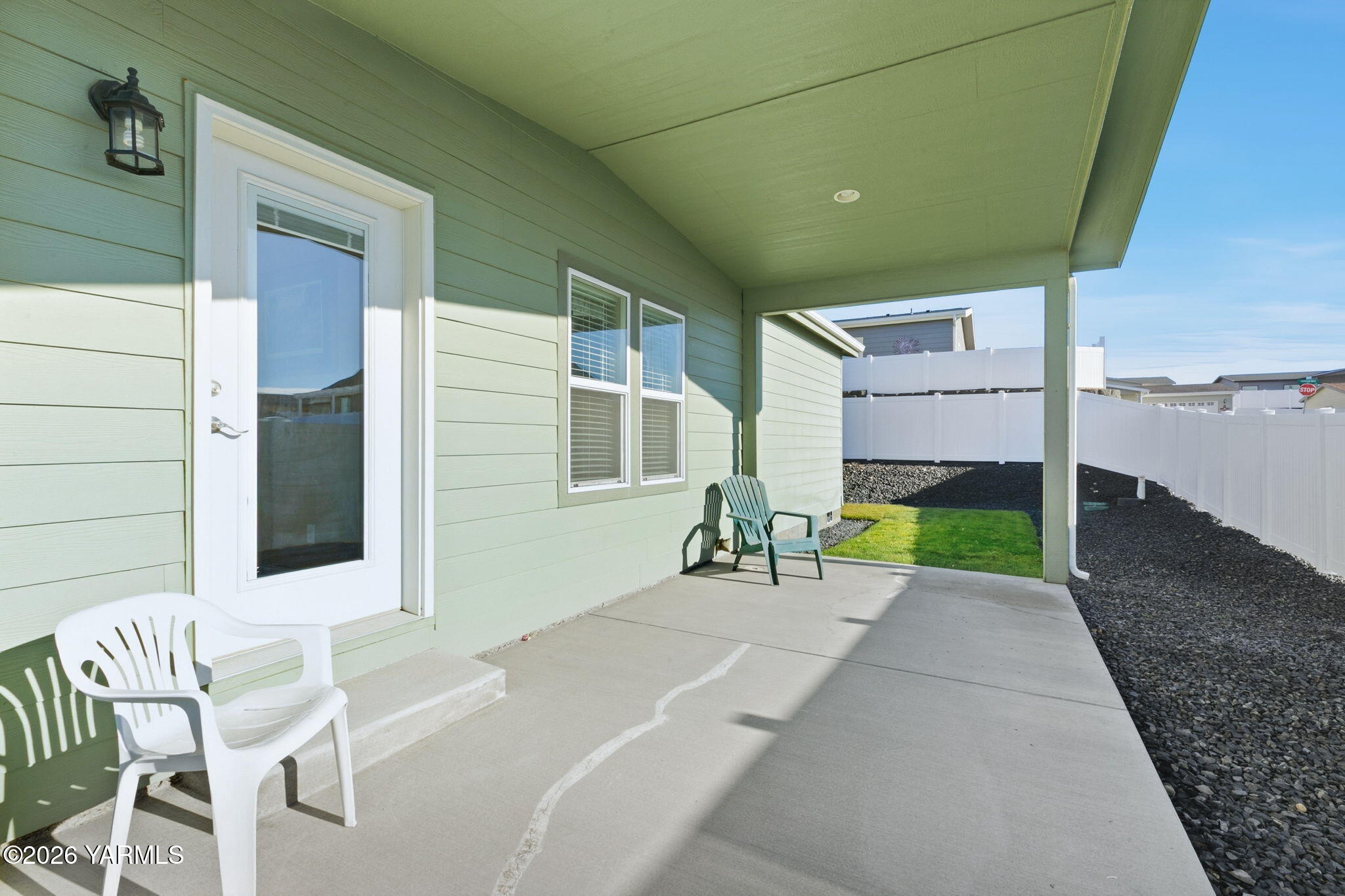 200 Bridle Way, Unit 165 Yakima, WA 98901 - Photo 14 of 21 a view of a chairs with a backyard