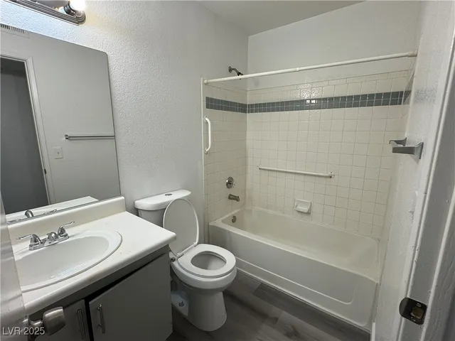 $1,200 | 5250 Mission Carmel Lane, Unit 103, Las Vegas, NV 89107