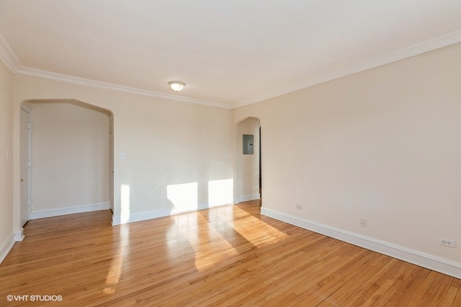 10981 South Church Street, Unit 3B Chicago, IL 60643 - Photo 7 of 8 a view of empty room with wooden floor