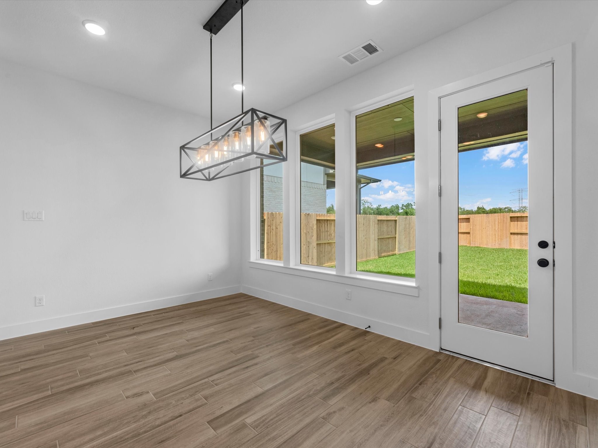 2718 Goodman Ridge Drive Rosharon, TX 77583 - Photo 9 of 40