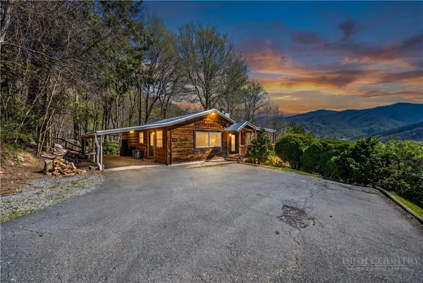 $559,000 | 184 Dutch Treat Road, Banner Elk, NC 28604