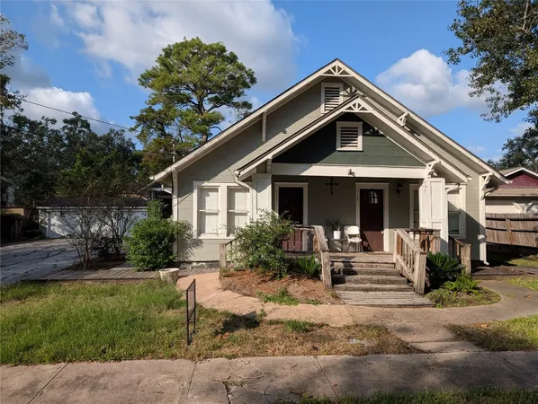 $1,395 | 510 West Lang Street, Alvin, TX 77511