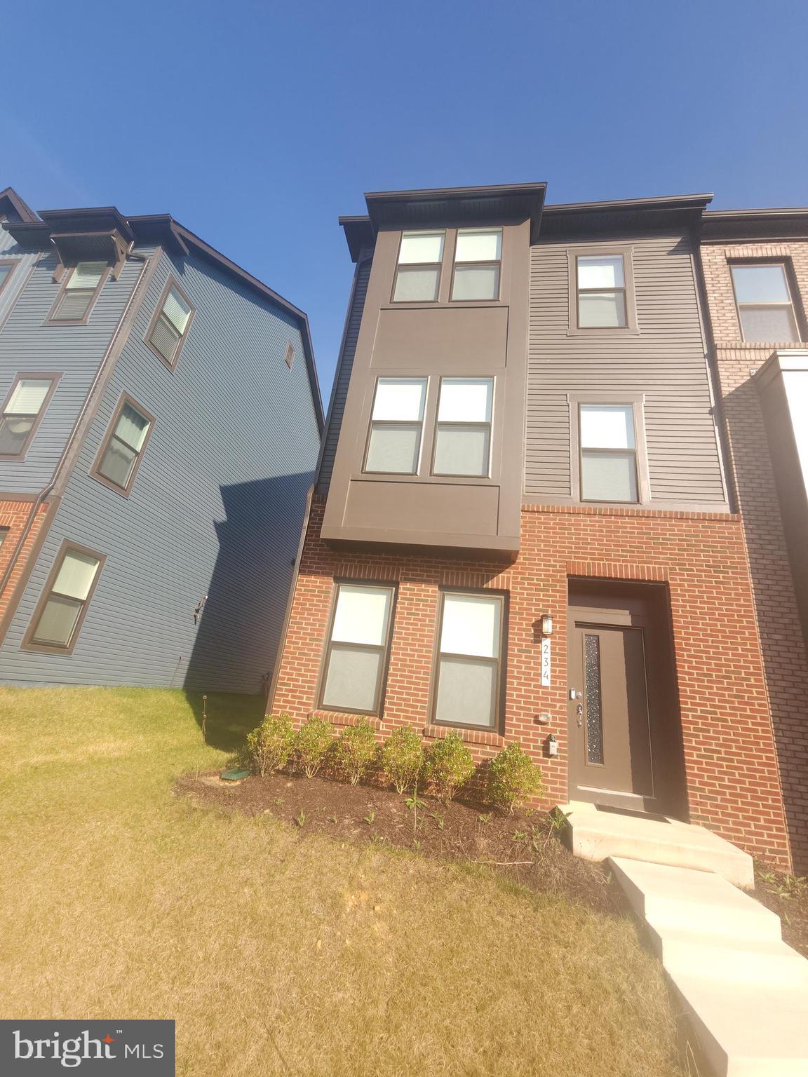 234 Mainstream Drive Laurel, MD 20724 - Photo 3 of 40 a view of a big room with windows