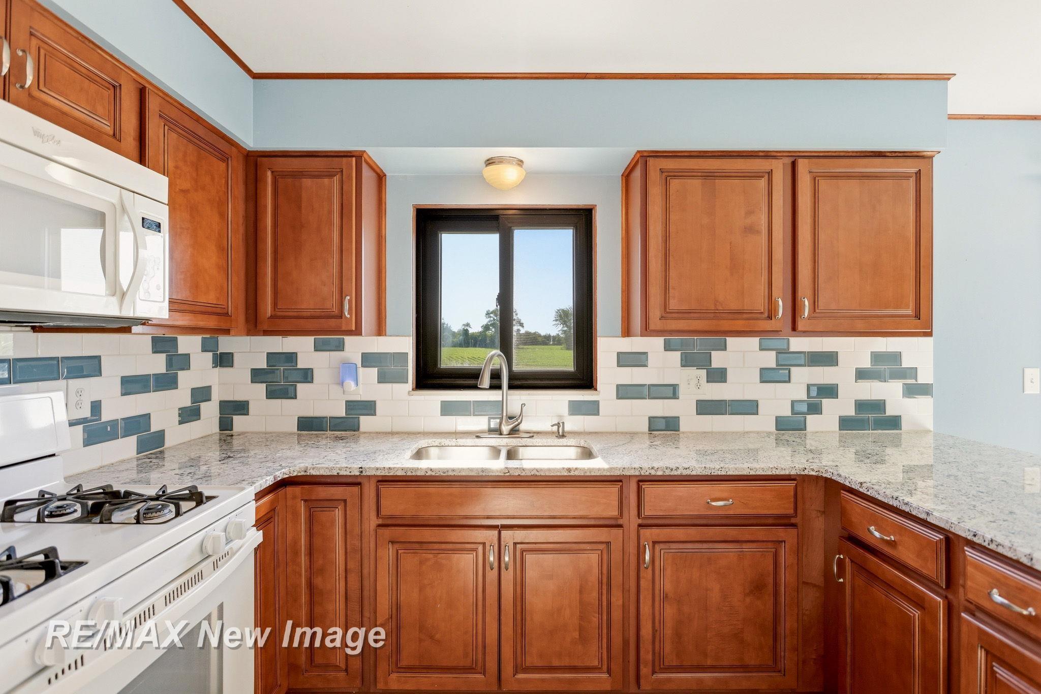 577 South Lincoln Road Bay City, MI 48708 - Photo 13 of 46