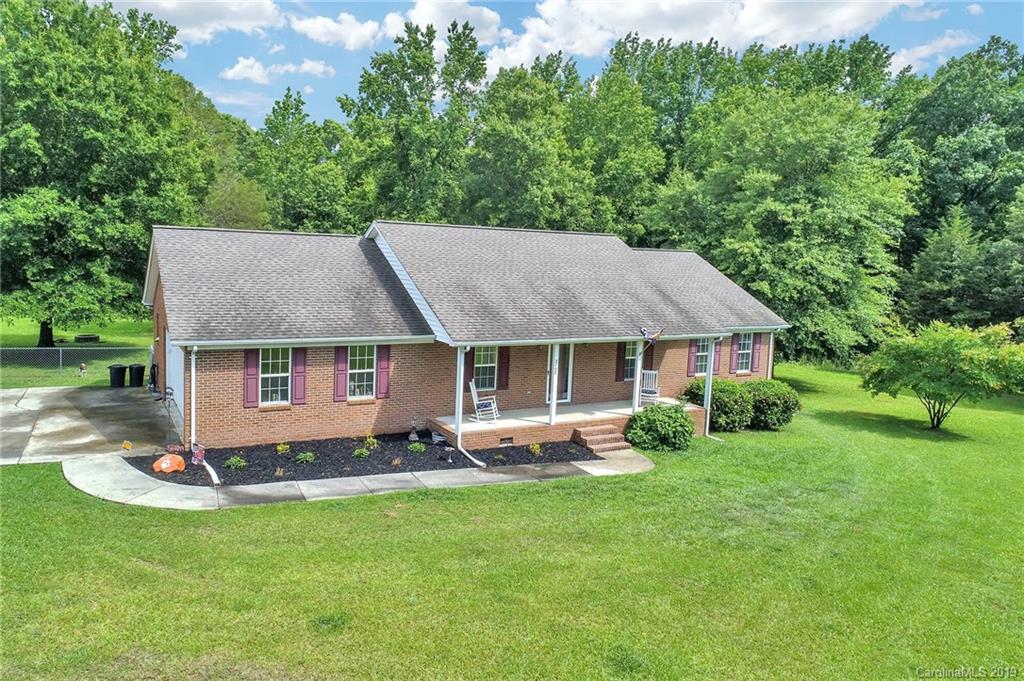 2157 Reeves Road Lancaster, SC 29720 - Photo 2 of 18 Gallery Image 2
