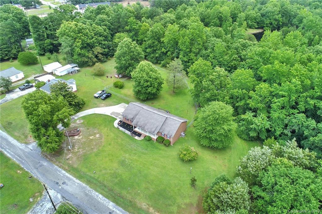 2157 Reeves Road Lancaster, SC 29720 - Photo 3 of 18 Gallery Image 3
