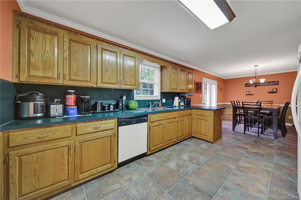 2157 Reeves Road Lancaster, SC 29720 - Photo 4 of 18 Gallery Image 4