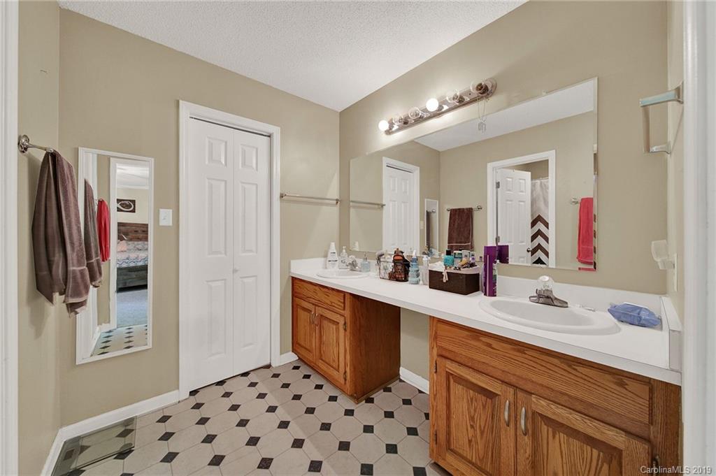 2157 Reeves Road Lancaster, SC 29720 - Photo 9 of 18 Gallery Image 9