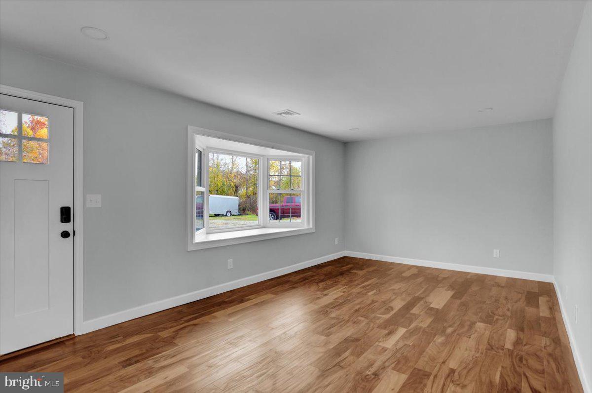 26 Marburger Road Oley, PA 19547 - Photo 7 of 33 Living room