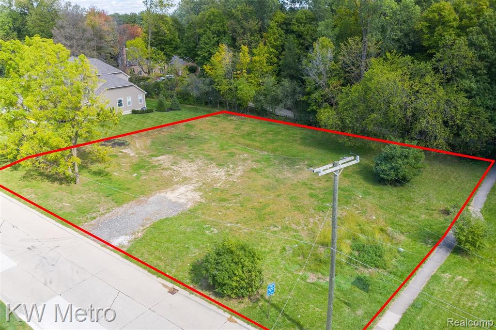 31291 Old Stage Road Bingham Farms, MI 48025 - Photo 3 of 18
