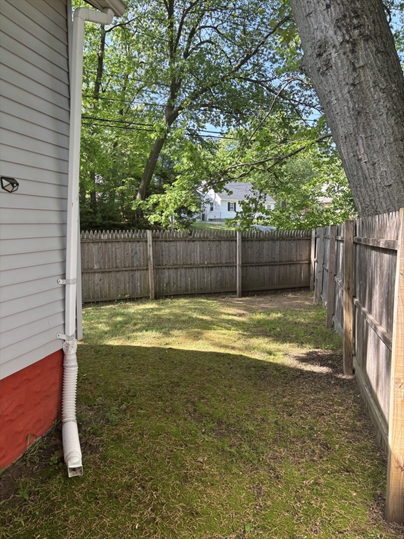 139 Tiffany Street Springfield, MA 01108 - Photo 5 of 17