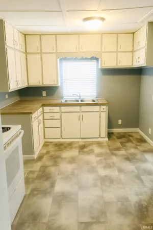 $140,000 | 1212 East Walnut Street, Boonville, IN 47601