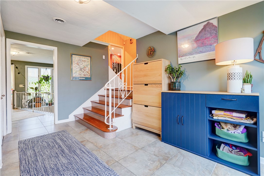 163 Avon Road Brighton, NY 14625 - Photo 4 of 36