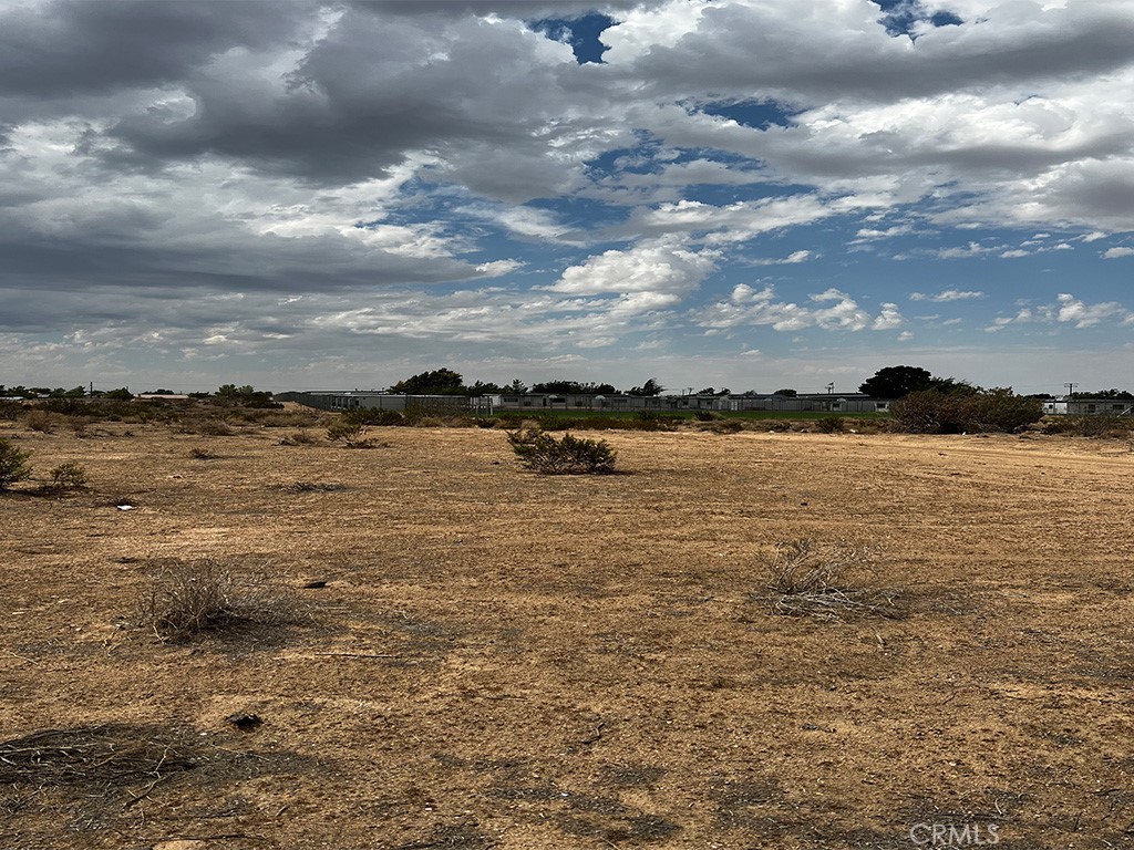1 Hesperia Road Hesperia, CA 92345 - Photo 5 of 6 a view of an ocean