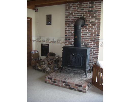 565 Paul Bunyan Road Corea, ME 04624 - Photo 6 of 10 Den/Family/Great Room.