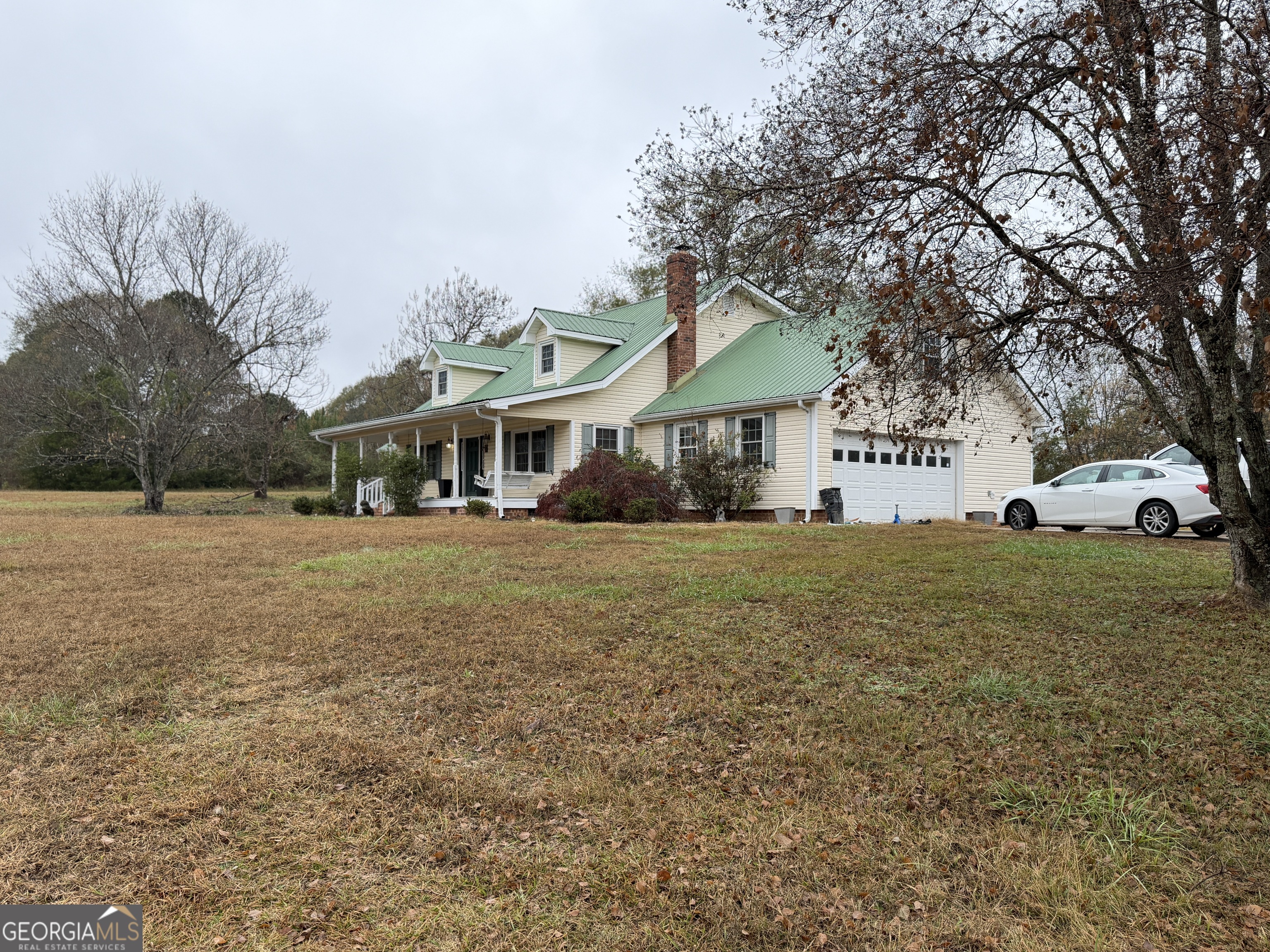 146 Burkett Road Thomaston, GA 30286 - Photo 3 of 13 a front view of a house with a yard