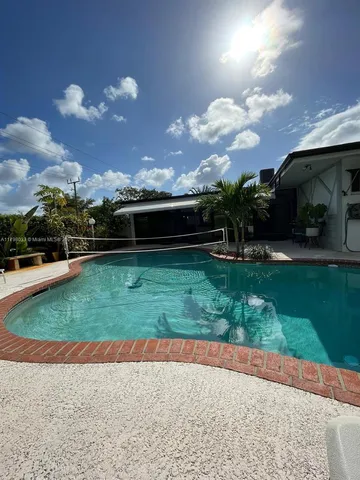 a view of outdoor space