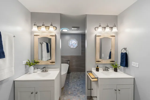 $330,000 | 903 Old Oak Circle, Algonquin, IL 60102