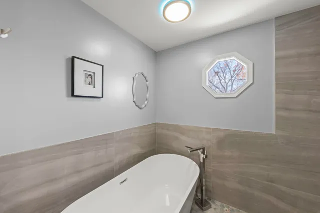 $330,000 | 903 Old Oak Circle, Algonquin, IL 60102