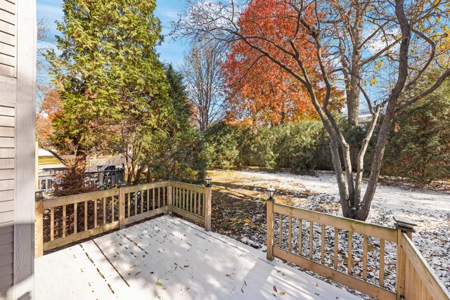 $330,000 | 903 Old Oak Circle, Algonquin, IL 60102