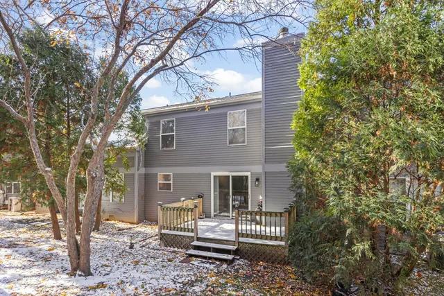 $330,000 | 903 Old Oak Circle, Algonquin, IL 60102