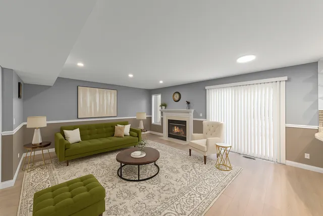 $330,000 | 903 Old Oak Circle, Algonquin, IL 60102