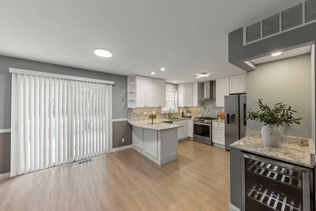 $330,000 | 903 Old Oak Circle, Algonquin, IL 60102