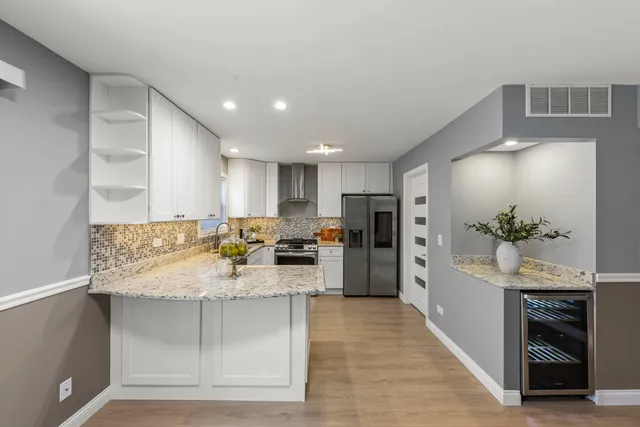 $330,000 | 903 Old Oak Circle, Algonquin, IL 60102