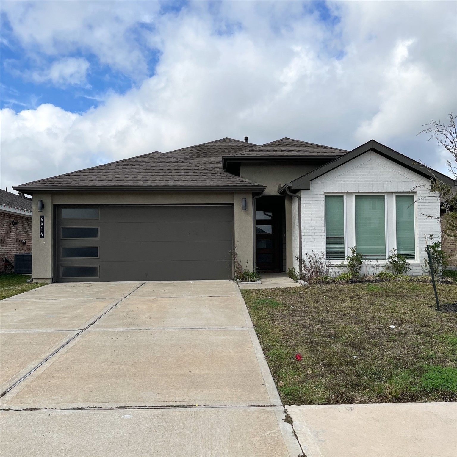 6814 Bradford Terrace Road Richmond, TX 77407 - Photo 1 of 31 a front view of house with yard