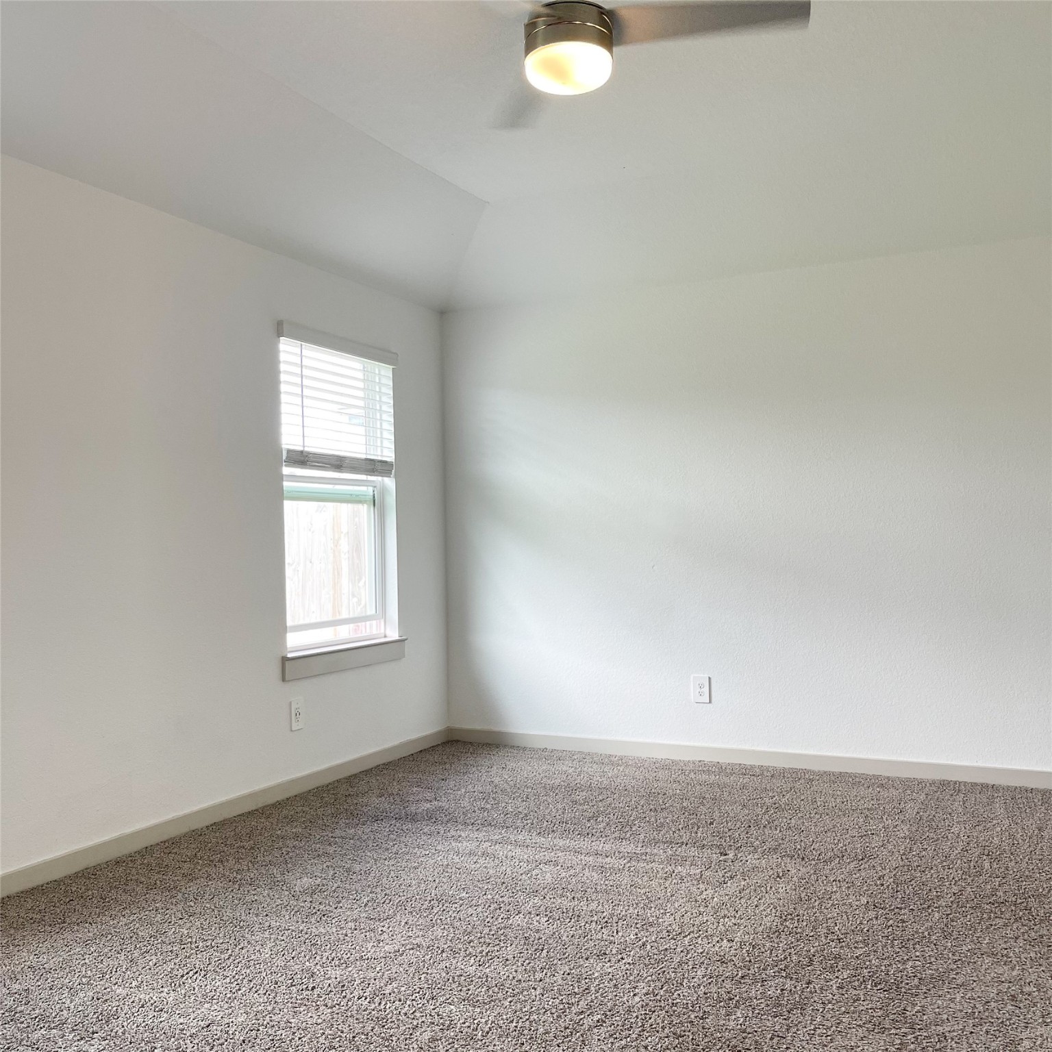 6814 Bradford Terrace Road Richmond, TX 77407 - Photo 20 of 31 an empty room with a window