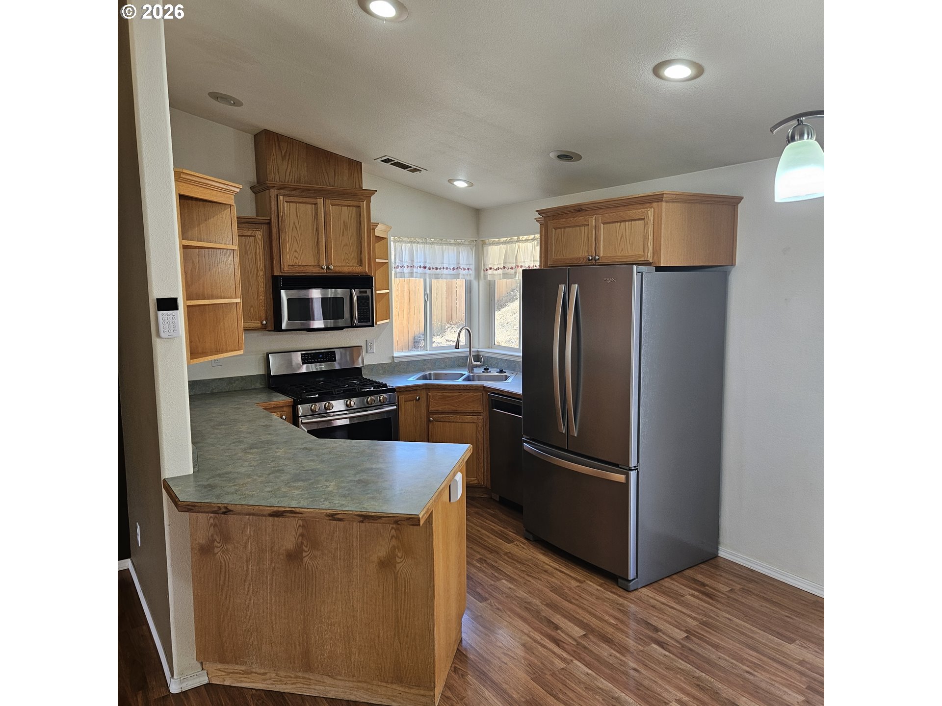 202 Northeast Plum Ridge Drive Winston, OR 97496 - Photo 8 of 24 Kitchen/Nook