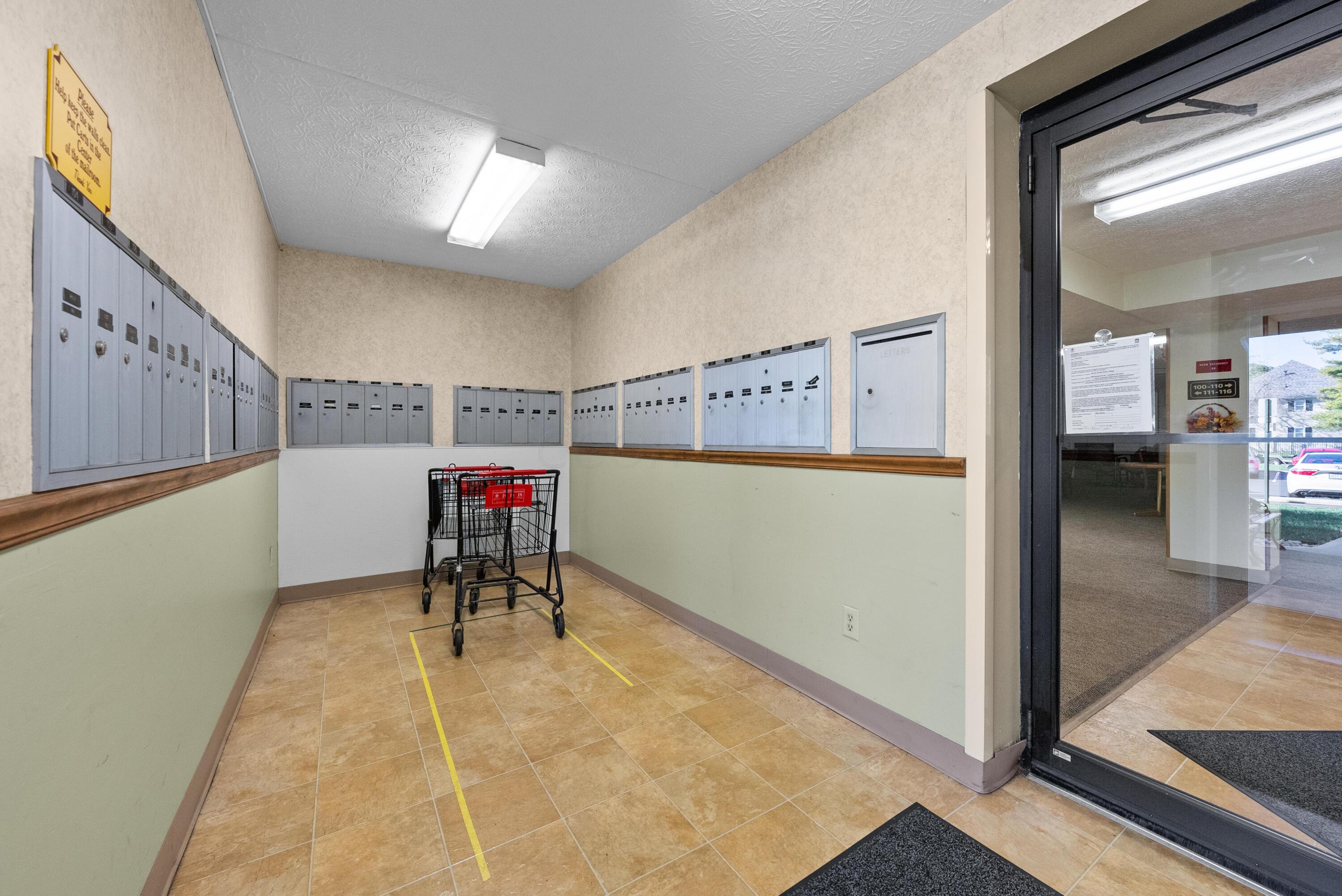 5885 Beechcroft Road, Unit 108 Columbus, OH 43229 - Photo 20 of 23 DSC09279