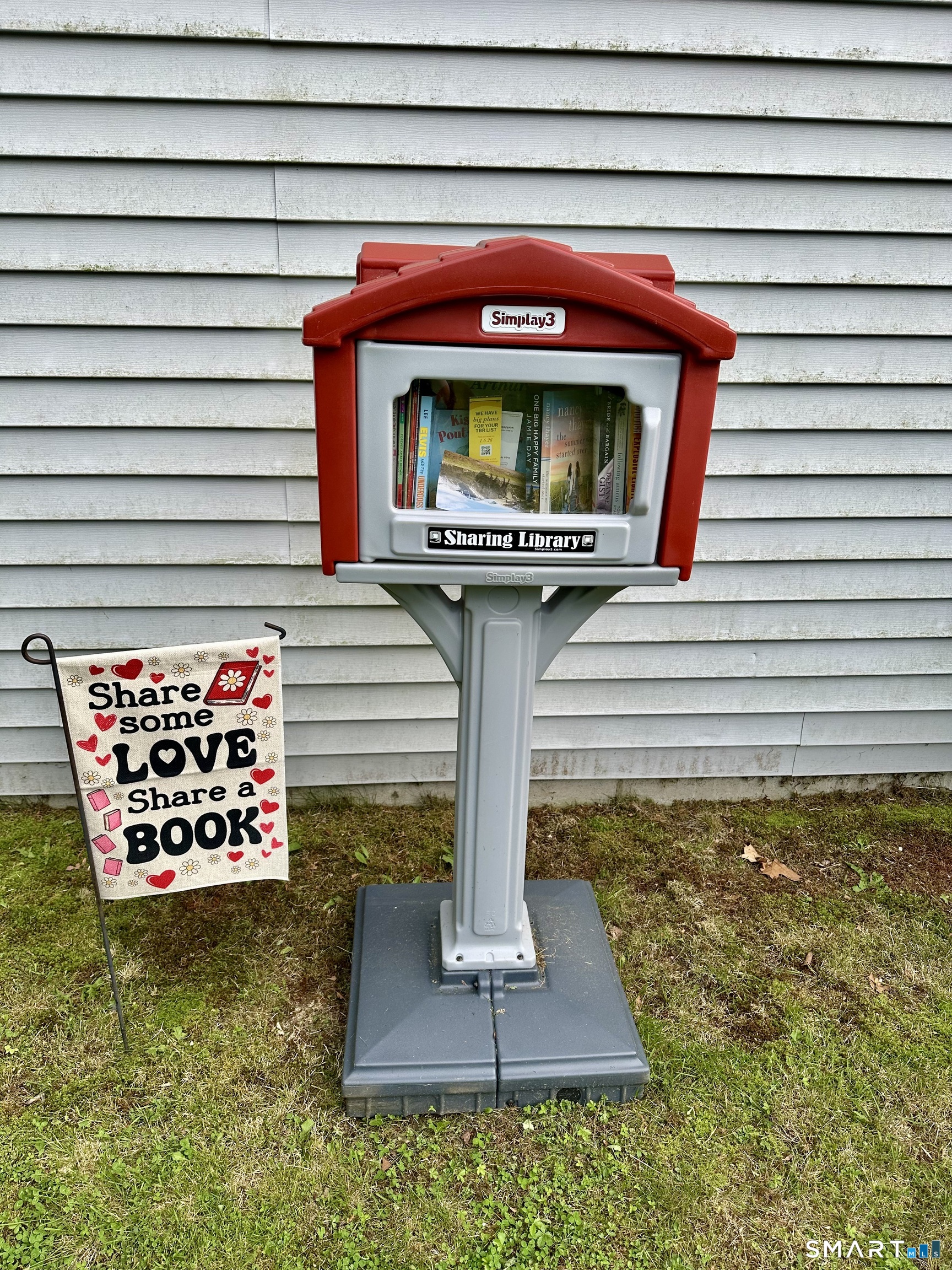 2 Lakeside Drive, Unit M Ledyard, CT 06339 - Photo 35 of 38 Sharing Library on the side of Building 19!