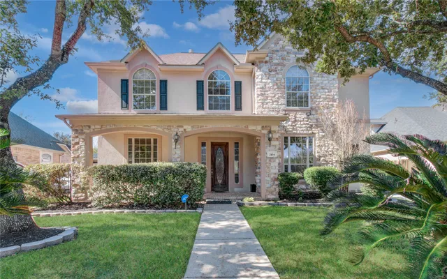 $540,000 | 2104 Windy Shores Drive, Pearland, TX 77584